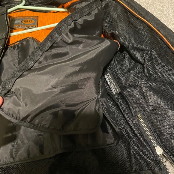 Women’s Motorcycle Leather Jacket - Picture 7 of 10